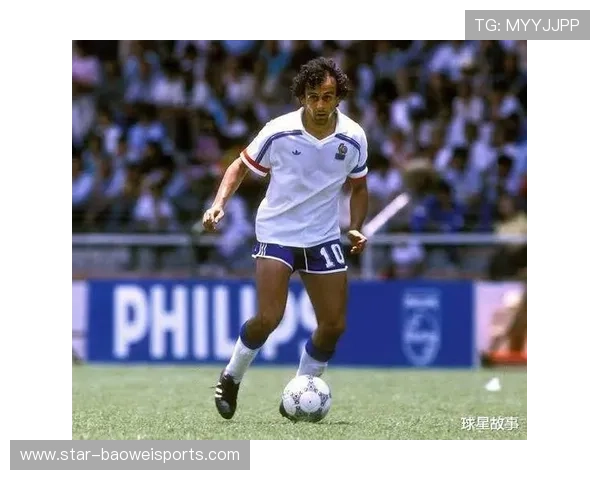 足球传奇球星穿过的经典老鞋揭示了历史与风采的结合