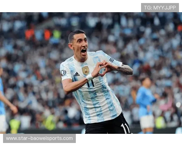 足球界的变装大师揭秘:从场上球星到时尚潮人身份转变的背后故事 足球界的变装大师揭秘:从场上球星到时尚潮人身份转变的背后故事